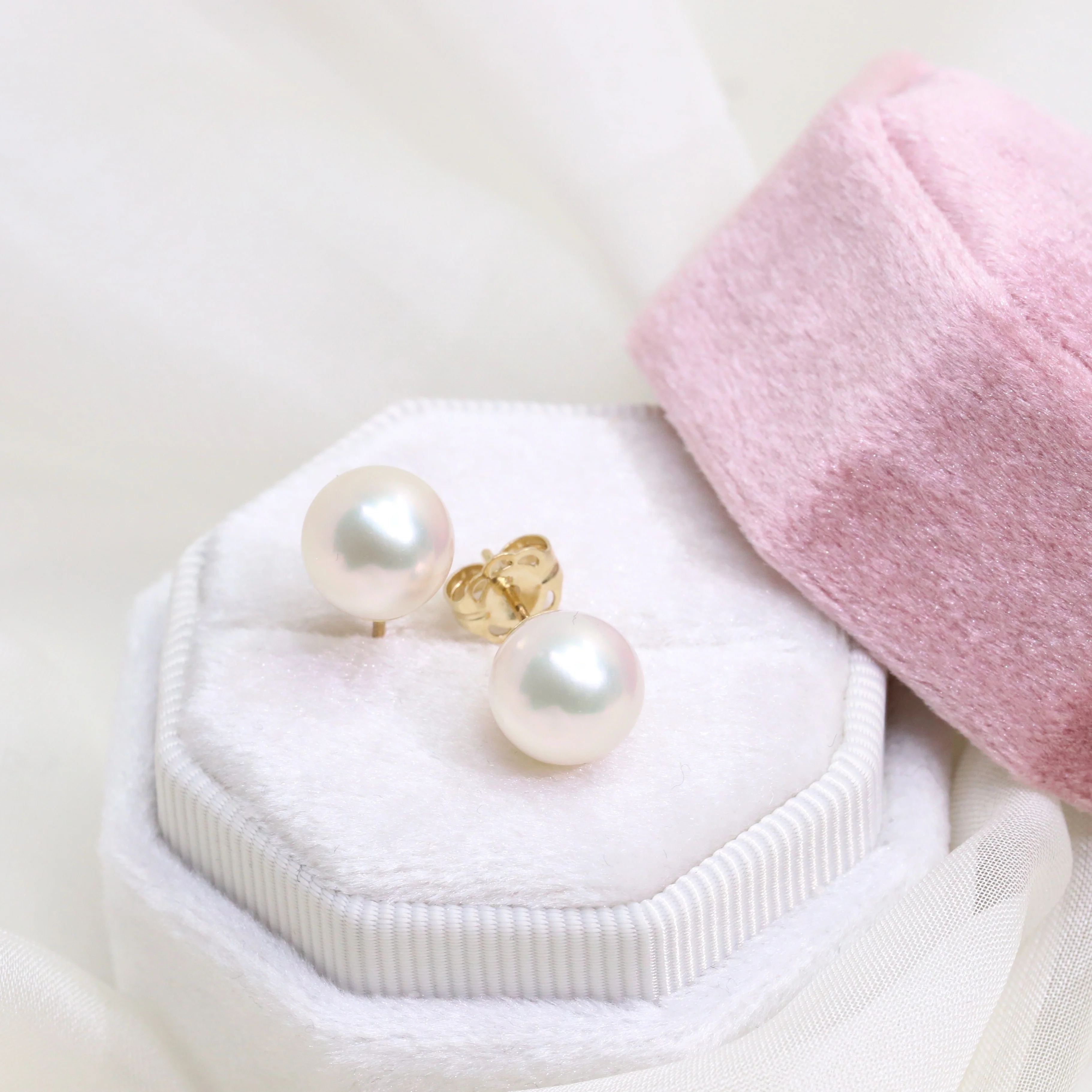 The Grace Pearl Earrings - Image 3